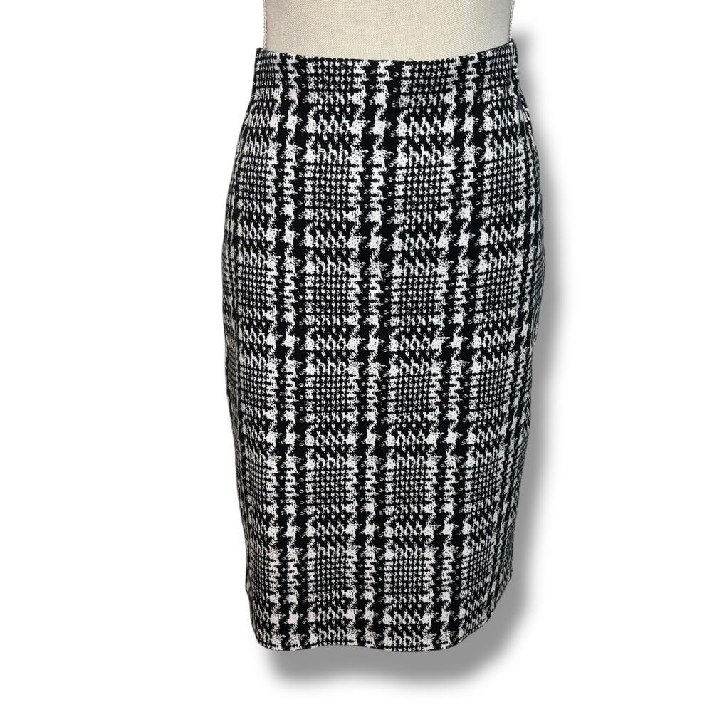 Ann Taylor Black & White Houndstooth Skirt Size 8